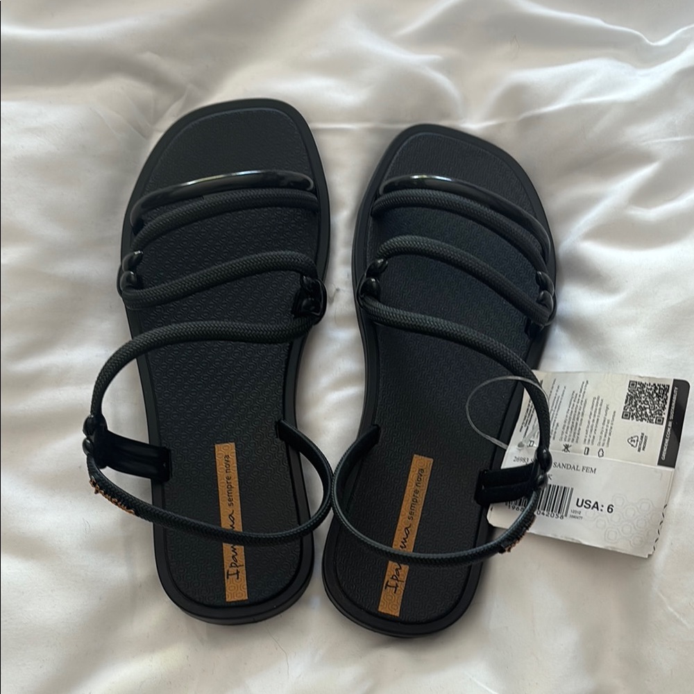 Ipanema Black Modern Sandals with Slingback